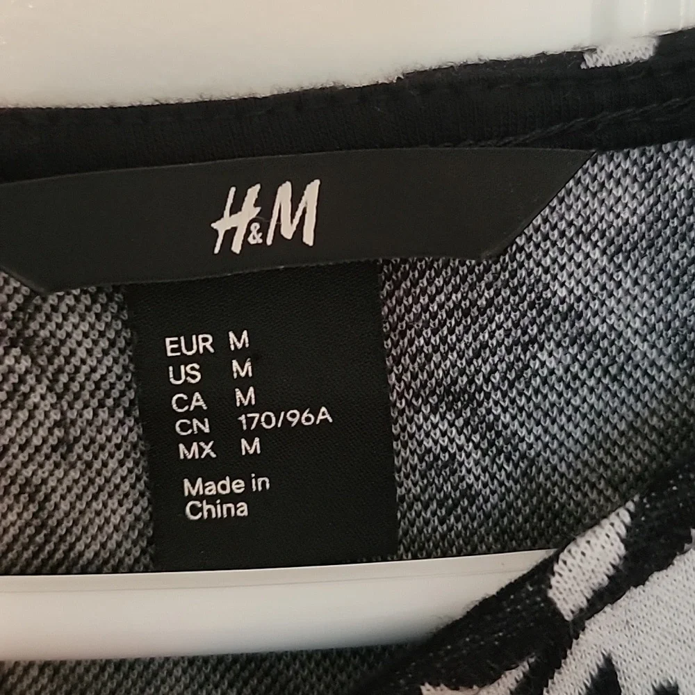 H&M Houndstooth Dress. Size Medium. - Picture 3 of 3